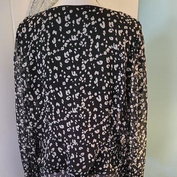 Nine West Sheer Sleeve Printed Top Size XXL - Picture 4 of 9